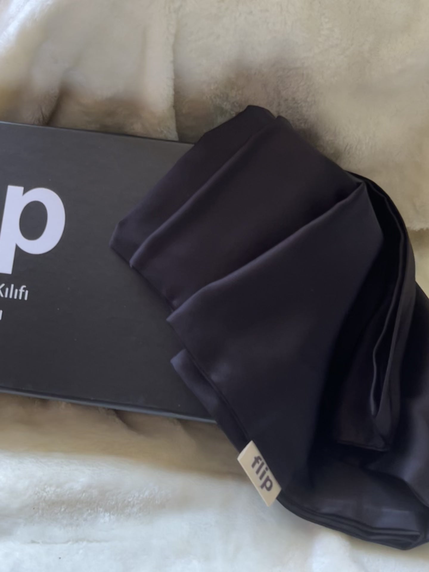 Dut İpek Siyah Premium Yastık Kılıfı